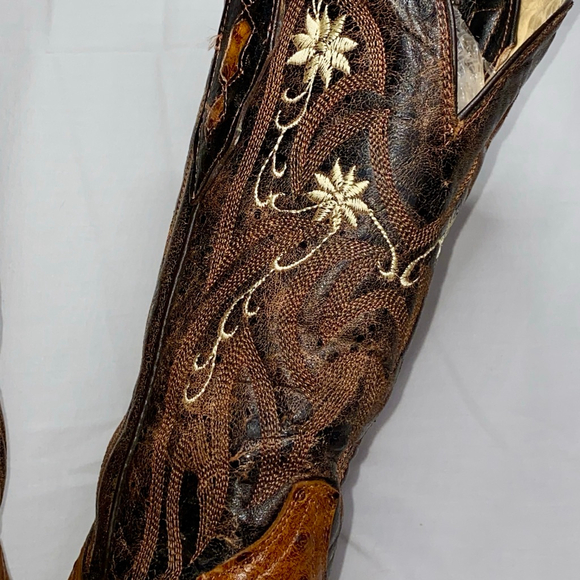 Cowtown Women’s Full Quill Ostrich Print Square Toe Boots - Picture 5 of 14